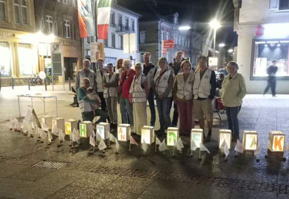 Omas gegen Rechts Lörrach am Stand